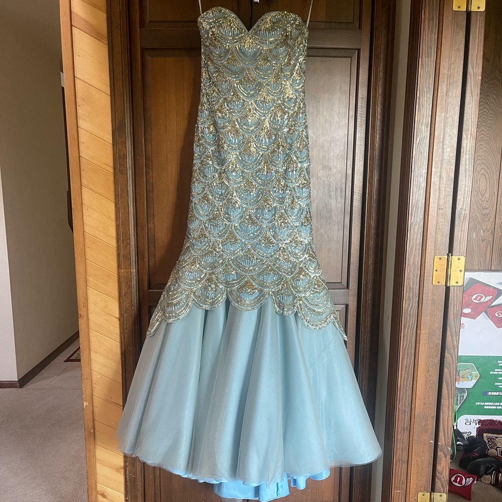 sherri hill dress
